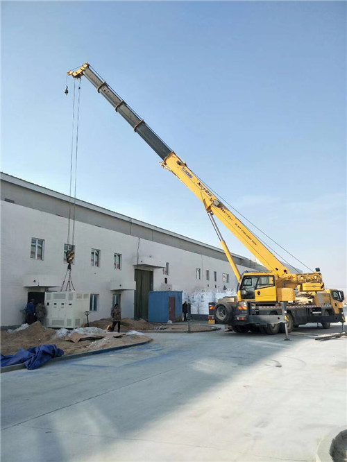 阿拉山口市“超载就喊停”—— 吊车的 “重量保镖” 技术