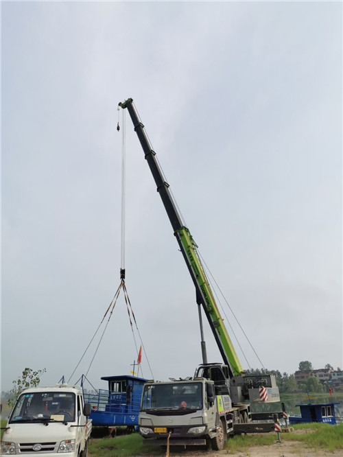阿拉山口市桥梁建设吊装案例
